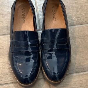 Vionic Women’s Navy Patent Leather Loafers Glossy